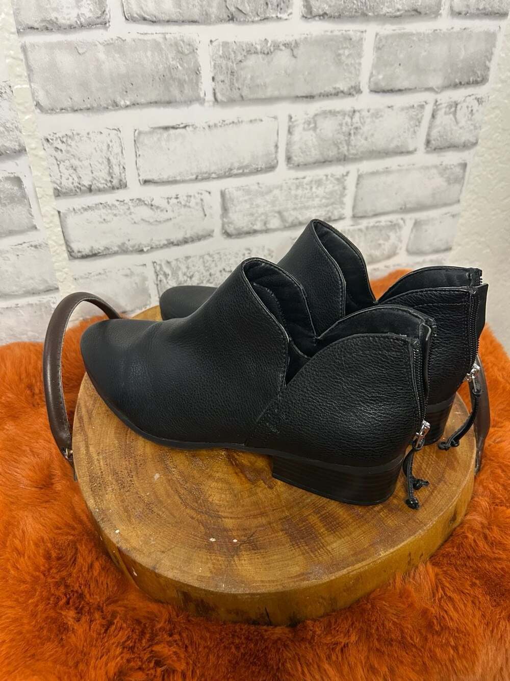 Kenneth Cole Reaction Black Faux Leather Ankle Booties with Back Zip - Picture 2 of 4